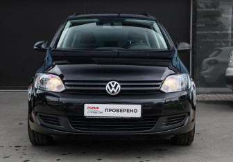 Подержанный автомобиль Volkswagen Golf Plus 2011 года (2 фото)