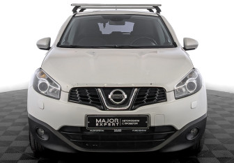 Подержанный автомобиль Nissan Qashqai 2013 года (2 фото)