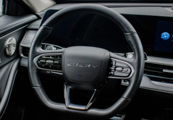 Подержанный автомобиль Chery Arrizo 8 2023 года (15 фото)