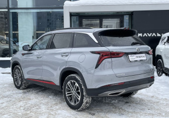 Подержанный автомобиль Changan CS75PLUS 2023 года (7 фото)