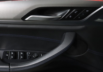 Подержанный автомобиль BMW X4 2019 года (19 фото)
