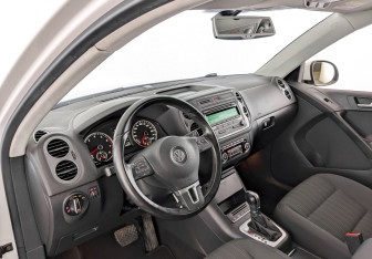 Подержанный автомобиль Volkswagen Tiguan 2013 года (16 фото)