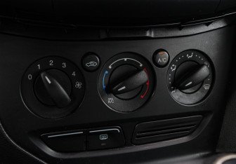 Подержанный автомобиль Ford Focus Hatchback 2013 года (14 фото)