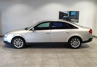 Подержанный автомобиль Audi A6 Sedan 2001 года (8 фото)