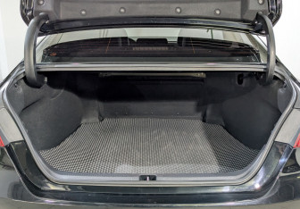 Подержанный автомобиль Toyota Camry Sedan 2020 года (17 фото)