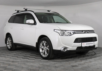 Подержанный автомобиль Mitsubishi Outlander 2013 года (3 фото)