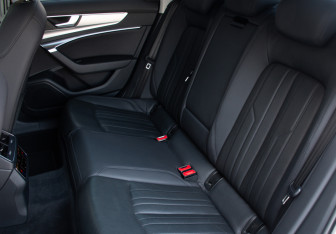 Подержанный автомобиль Audi A6 Sedan 2019 года (17 фото)