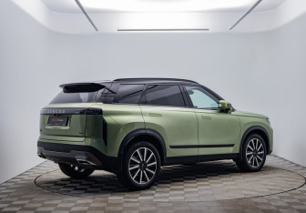 Подержанный автомобиль Jaecoo J7 2023 года (5 фото)