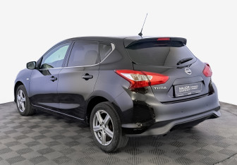 Подержанный автомобиль Nissan Tiida Hatchback 2015 года (7 фото)