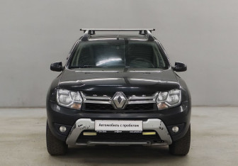 Подержанный автомобиль Renault Duster 2017 года (2 фото)