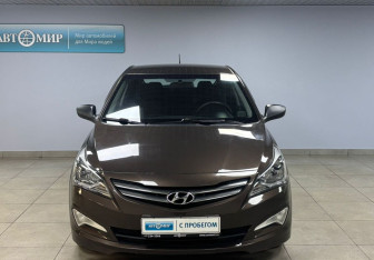 Подержанный автомобиль Hyundai Solaris Hatchback 2015 года (2 фото)