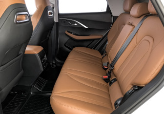Подержанный автомобиль Omoda C5 2022 года (18 фото)