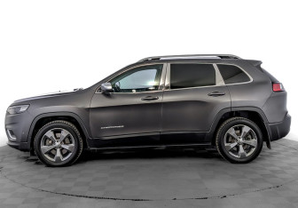 Подержанный автомобиль Jeep Cherokee 2018 года (8 фото)