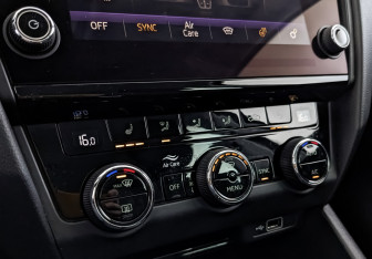 Подержанный автомобиль Skoda Octavia Liftback 2020 года (26 фото)