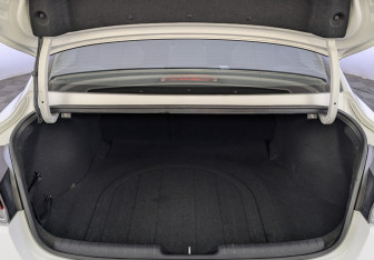 Подержанный автомобиль Hyundai Elantra Sedan 2021 года (10 фото)