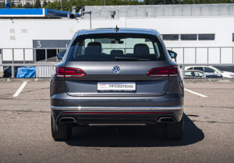 Подержанный автомобиль Volkswagen Touareg 2020 года (6 фото)