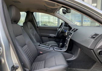 Подержанный автомобиль Volvo S40 2008 года (19 фото)