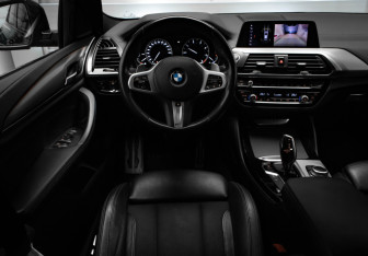 Подержанный автомобиль BMW X4 2019 года (9 фото)