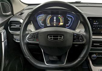 Подержанный автомобиль Geely Coolray 2022 года (24 фото)