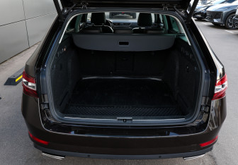 Подержанный автомобиль Skoda Superb Wagon 2016 года (9 фото)