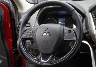 Подержанный автомобиль Mitsubishi Eclipse Cross 2021 года (16 фото)