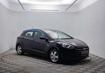 Подержанный автомобиль Hyundai i30 Hatchback 2015 года (3 фото)
