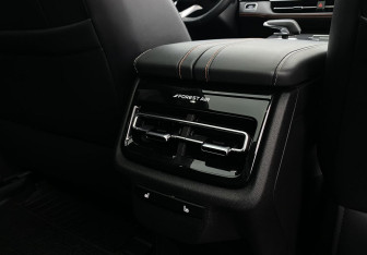 Подержанный автомобиль Changan UNI-K 2023 года (30 фото)