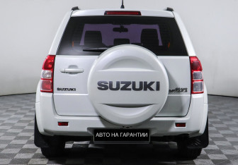 Подержанный автомобиль Suzuki Grand Vitara 2012 года (4 фото)