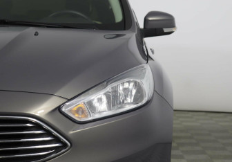 Подержанный автомобиль Ford Focus Wagon 2018 года (5 фото)