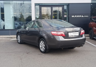 Подержанный автомобиль Toyota Camry Sedan 2011 года (7 фото)