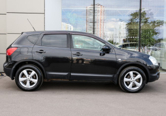 Подержанный автомобиль Nissan Qashqai 2008 года (4 фото)