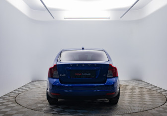 Подержанный автомобиль Volvo S40 2007 года (4 фото)
