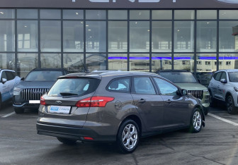 Подержанный автомобиль Ford Focus Wagon 2017 года (5 фото)