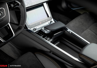 Новый Audi e-tron 2023 (10 фото)