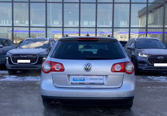 Подержанный автомобиль Volkswagen Passat Wagon 2007 года (7 фото)