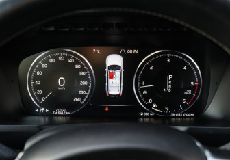 Подержанный автомобиль Volvo XC90 2016 года (28 фото)