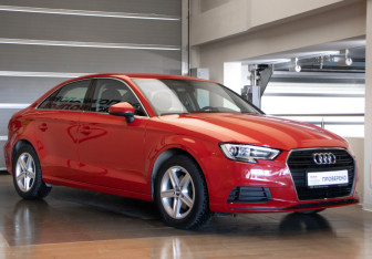 Подержанный автомобиль Audi A3 Sedan 2017 года (3 фото)