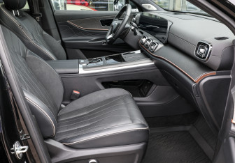 Подержанный автомобиль Jaecoo J8 2024 года (11 фото)