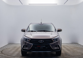 Подержанный автомобиль LADA (ВАЗ) Vesta Sedan 2019 года (8 фото)