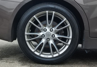 Подержанный автомобиль Infiniti Q50 2015 года (9 фото)