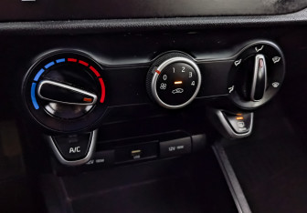 Подержанный автомобиль Kia Rio Hatchback 2021 года (20 фото)