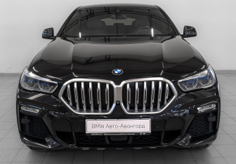 Подержанный автомобиль BMW X6 2020 года (2 фото)