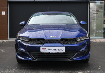 Подержанный автомобиль Kia K5 2020 года (2 фото)