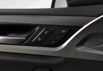 Подержанный автомобиль BMW X4 2019 года (20 фото)