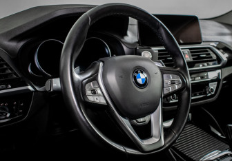 Подержанный автомобиль BMW X4 2021 года (13 фото)