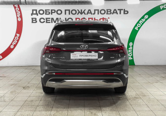 Подержанный автомобиль Hyundai Santa Fe 2022 года (5 фото)