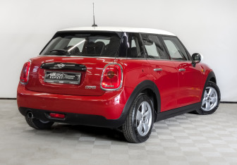 Подержанный автомобиль MINI Hatch 2017 года (5 фото)