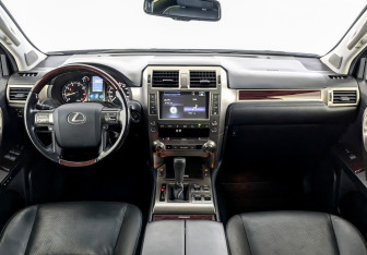 Подержанный автомобиль Lexus GX 2017 года (14 фото)