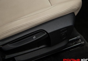 Подержанный автомобиль BMW X1 2018 года (13 фото)