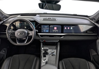 Подержанный автомобиль Geely Monjaro 2024 года (14 фото)